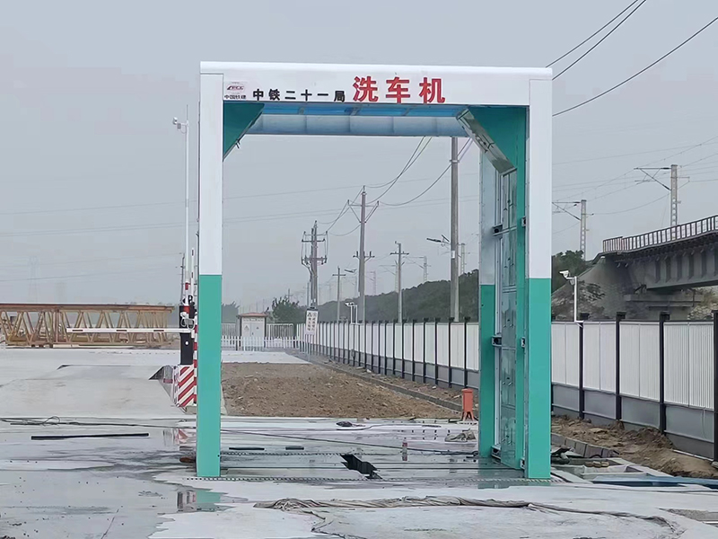 山東東營4.4/5.5/5米龍門洗車機安裝調試完畢！